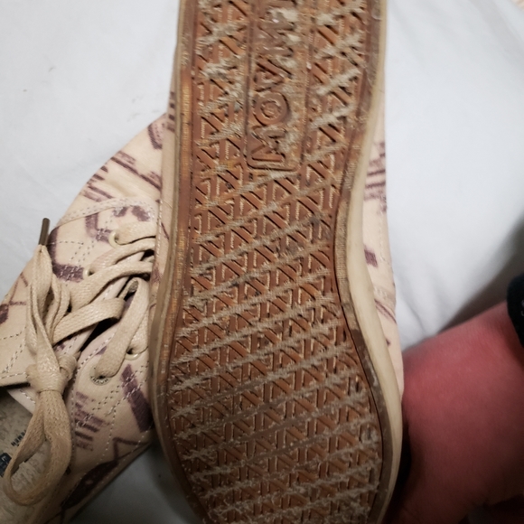 "Movmt" native am. pattern/design sz 11 mens shoes - Picture 3 of 9